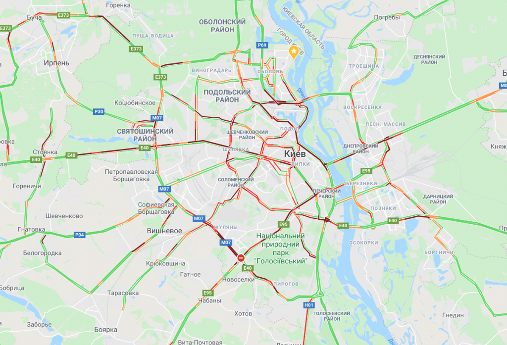 Перед выходными в Киеве образовались масштабные пробки и заторы