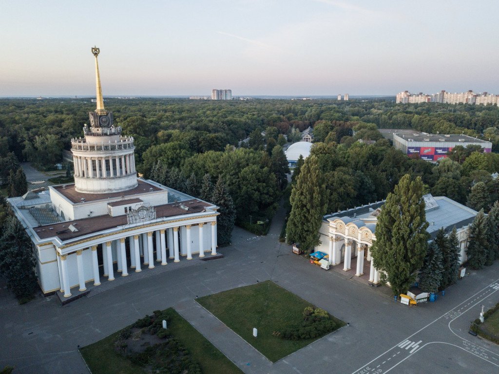 ВДНГ приглашает встретить лето активностями для всей семьи