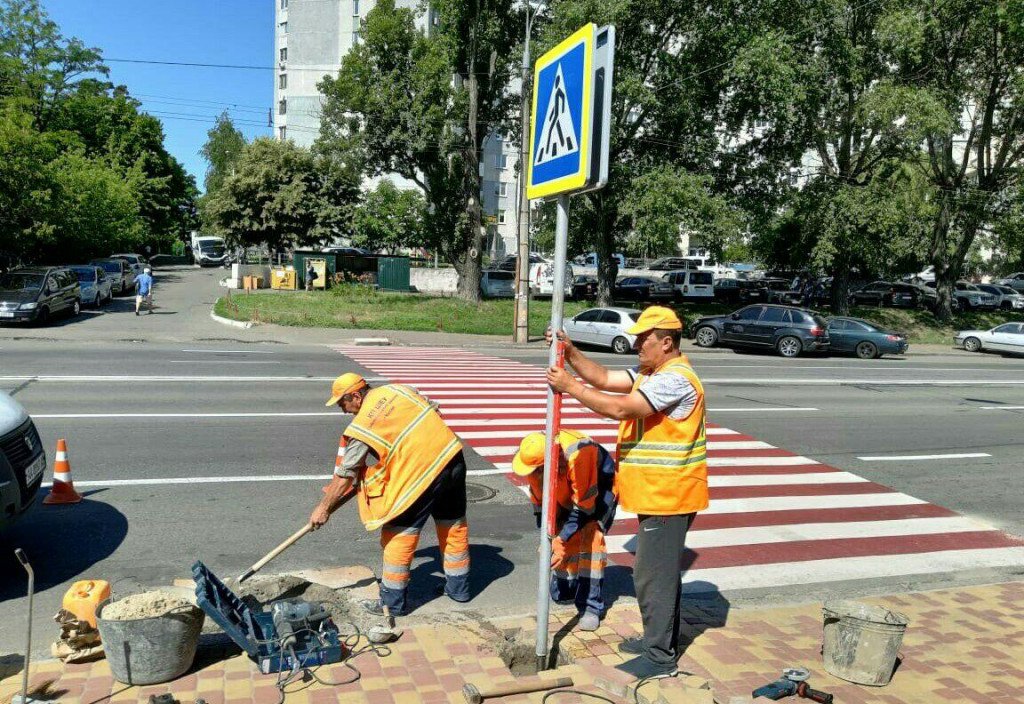 Столичные власти отчитались о завершении капремонта 5 улиц и похвастались постепенным развитием велоинфраструктуры (фото)