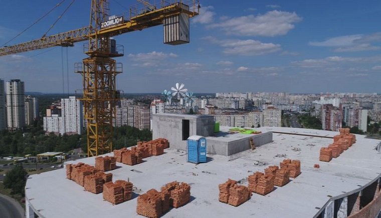 Ход работ на ЖК “Радужный” в августе (фото, видео)