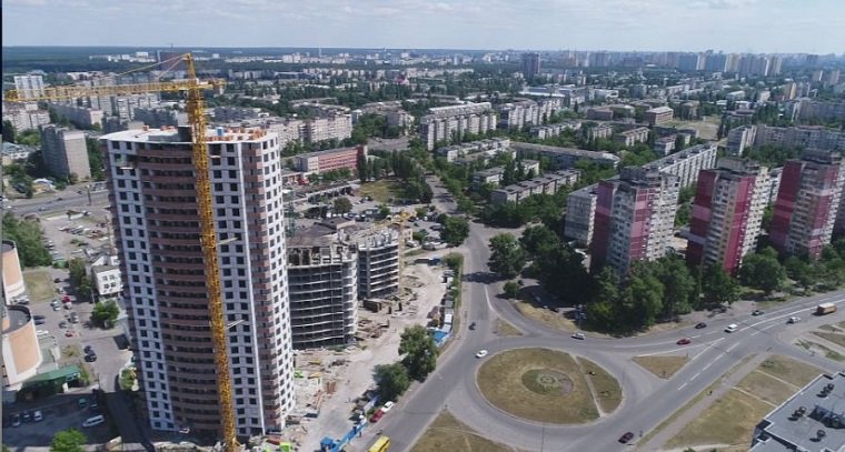 Ход работ на ЖК “Радужный” в августе (фото, видео)