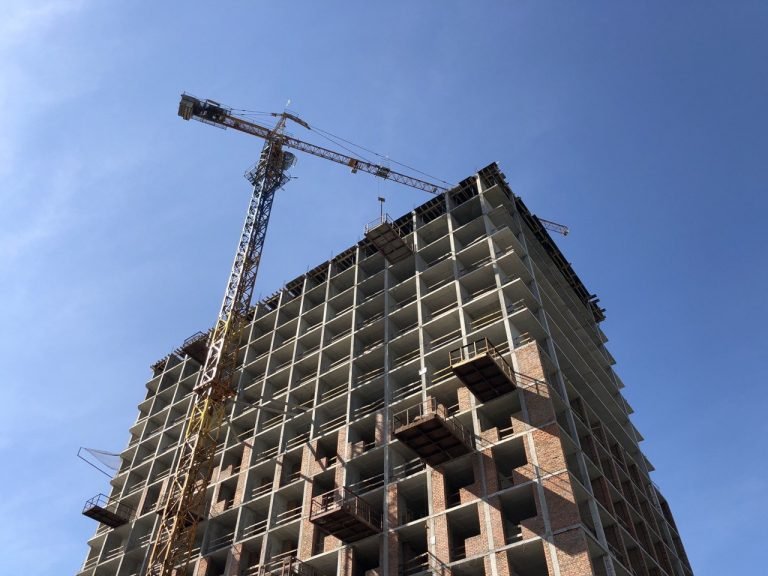 “Киевгорстрой” приступил к строительным работам на принятых ЖК “Укрбуд”