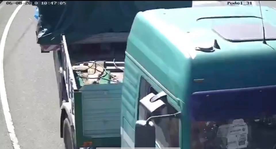 Неизвестные на грузовиках выкрали 12 вант с места строительства скандального Подольско-Воскресенского моста (фото)