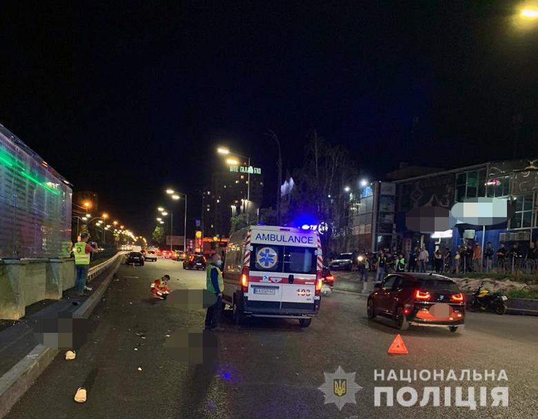В Киеве в результате столкновения мотоцикла и пешехода-нарушителя погибли 3 человека