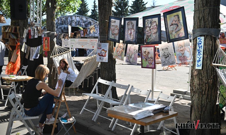 В мире книг: в Киеве прошел “Литературный Кураж” на ВДНХ (фото)