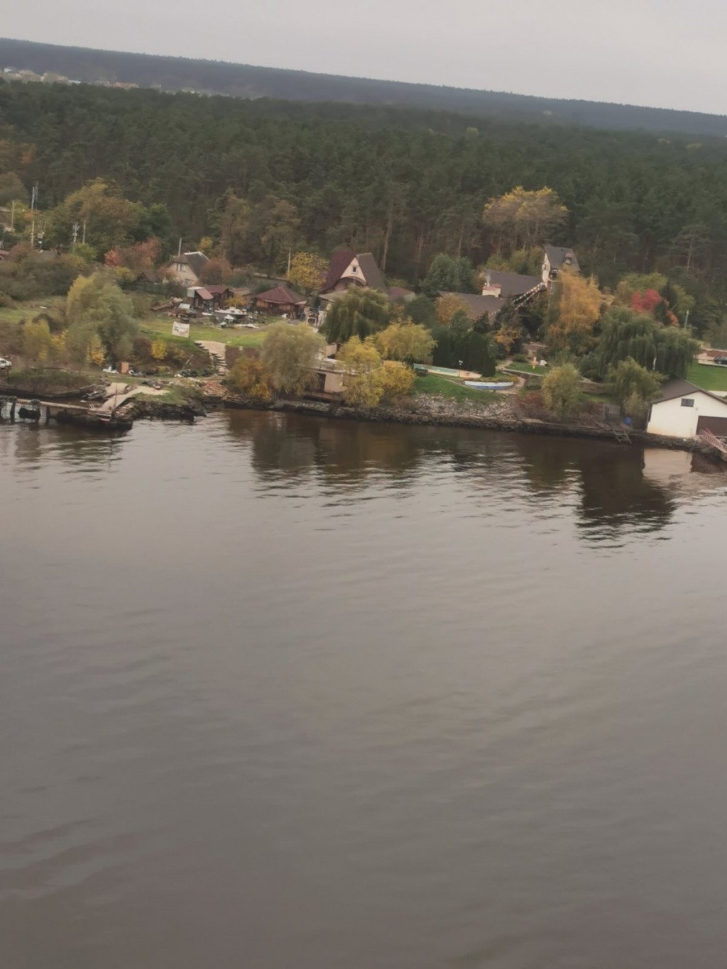 К поиску пропавших в Киевском море рыбаков привлекли авиацию (фото, видео)