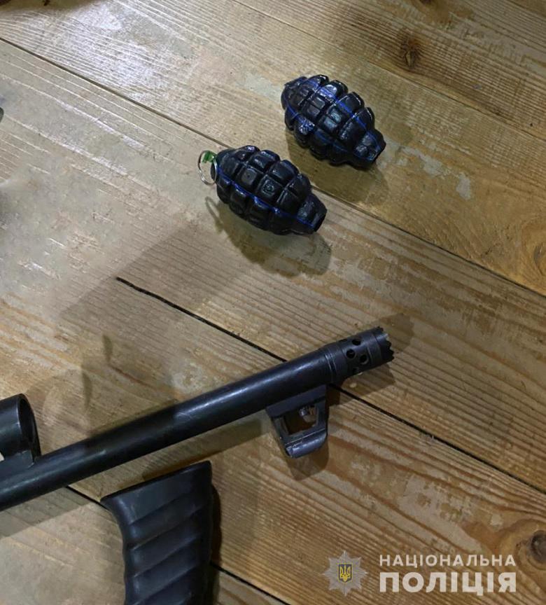 Поліція Києва вилучила зброю і гранати в приміщенні на Тверському тупику - Крищенко