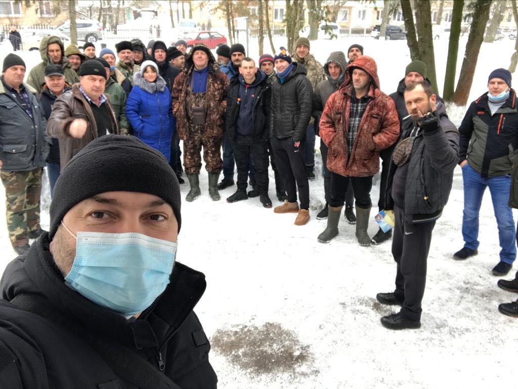 “Педячка” під парканом: громада Бориспільщини вимагає припинити самозахоплення Дніпра
