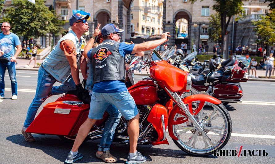 Музыка, тест-драйвы и мотоспорт: В Киеве прошел фестиваль “Moto Open Fest” (фото)