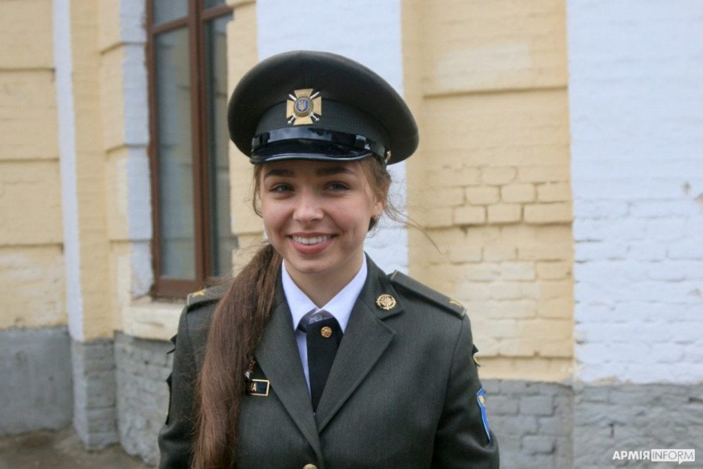 Киевский военный лицей имени Богуна впервые выпустил девушек-лицеисток