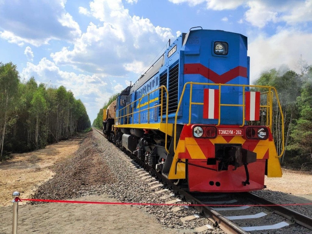 Без погодження ДАБІ: у Зоні відчуження запустили залізницю і готуються відкривати ЦСВЯП