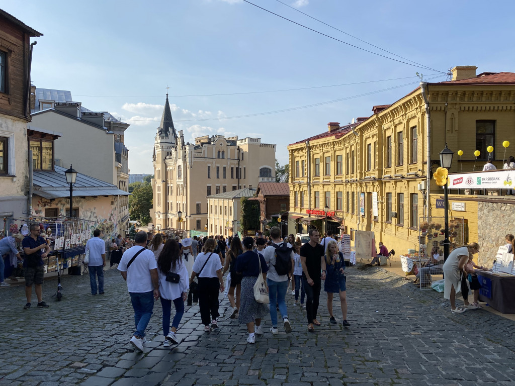 У Києві вчетверте відсвяткували день народження Андріївського узвозу (фото, відео)