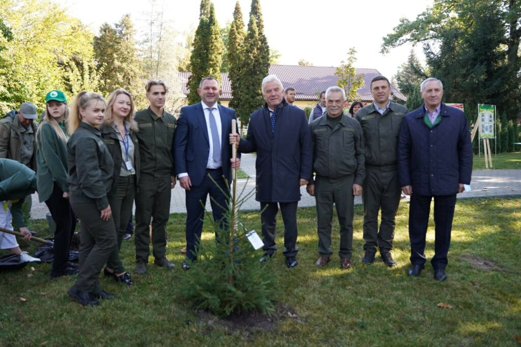 25 тисяч дерев: на Київщині підбили підсумки екологічної акції “Зростаємо разом”