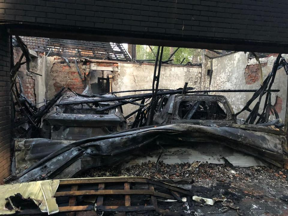 Полиция похвасталась поимкой поджигателей дома тиктокера на Киевщине (фото, видео)