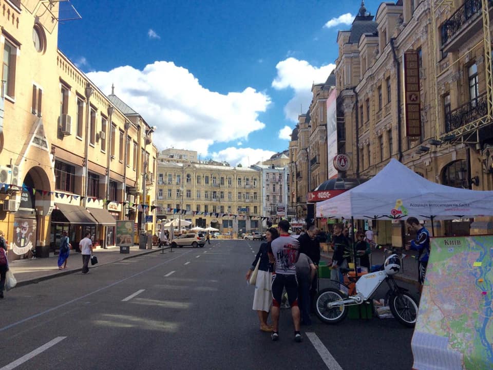 Бессарабский проезд стал пешеходной зоной (фото)