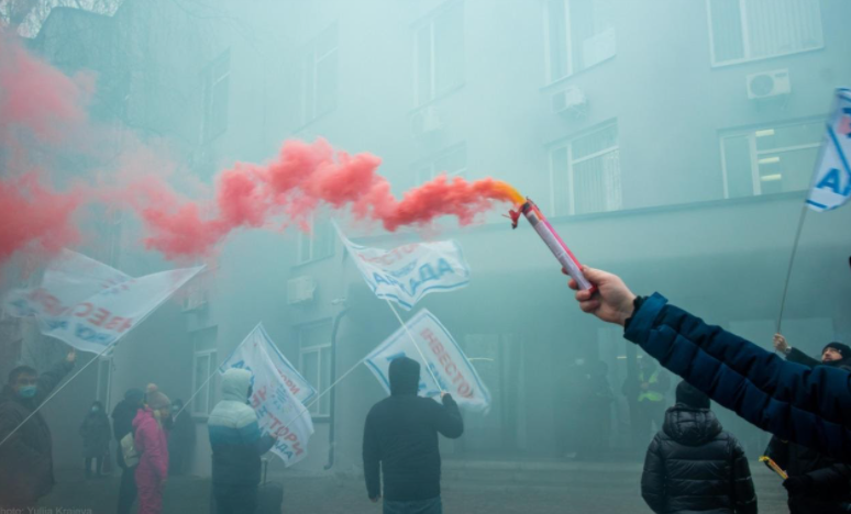 Інвестори “Аркади” вийшли до стін Київради: вимагають вирішити земельне питання і добудувати три ЖК