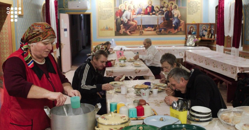 Где в Киеве помочь людям преклонного возраста