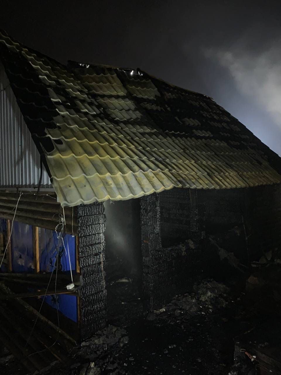 Смертельный пожар на Киевщине: задержана 18-летняя мать, оставившая детей без присмотра