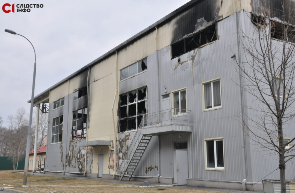 Межигір'я на Київщині фактично перетворилася на воєнний об'єкт, де люди переховуються від обстрілів (фото)