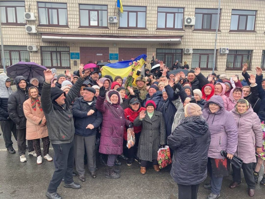 Розмінування і війна з мародерами: Іванківщина відроджується після полону московитів