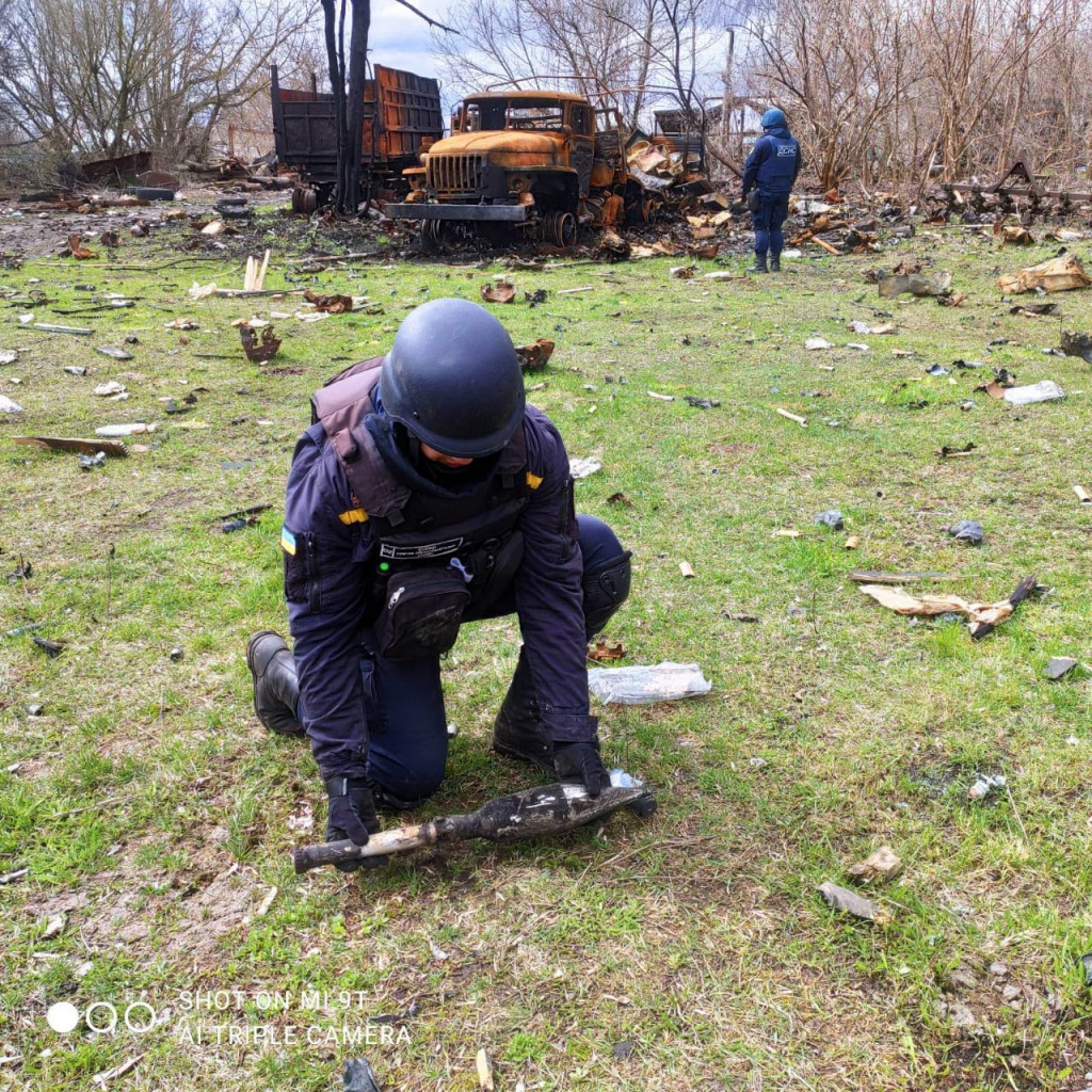 Піротехніки продовжують знешкоджувати вибухівку на Київщині, лише за минулу добу було більше 900 виїздів