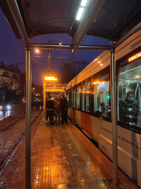 Від Стамбулу до Вільнюсу: життя в евакуації