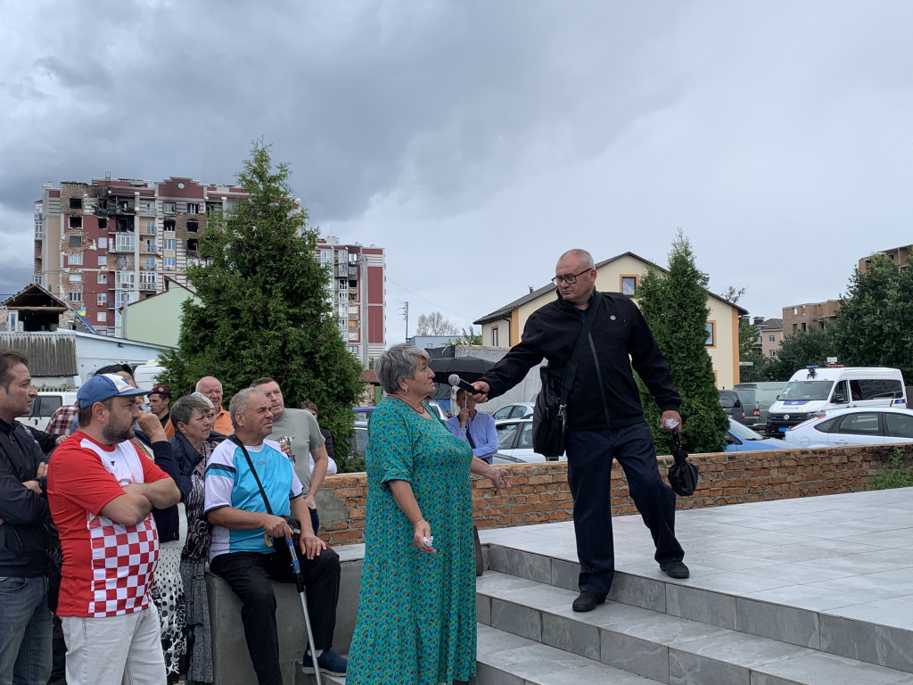 Догана: Гостомельська громада обурена млявістю влади та вимагає дій