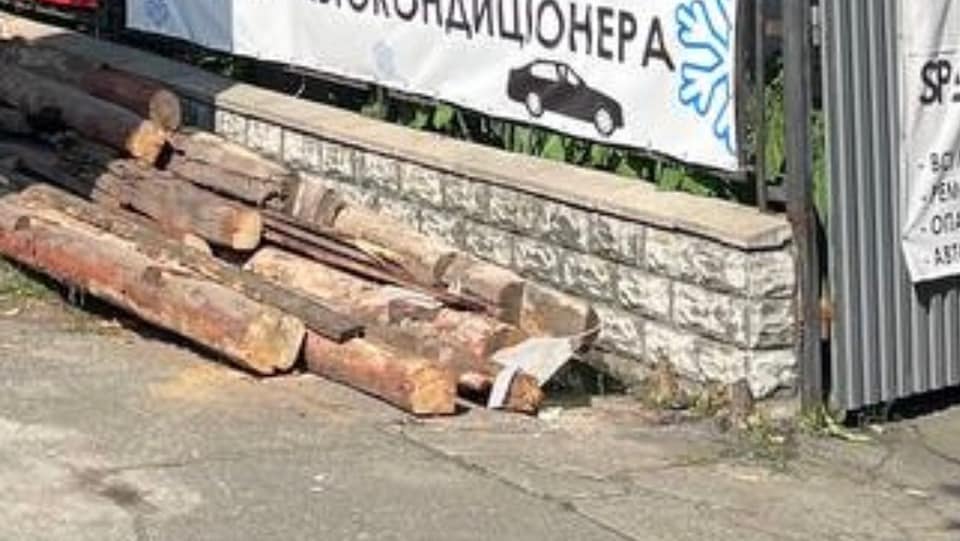 У Києві в Протасовому Яру зносять 110-річний будинок без обов’язкових для цього документів
