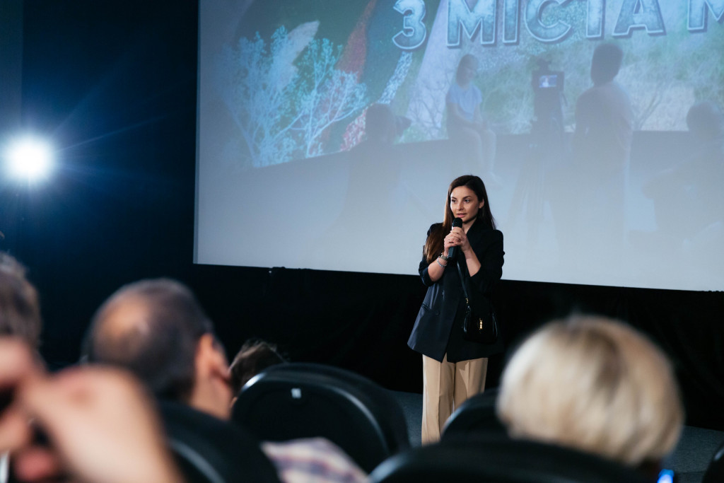 Діти з Маріуполя презентували власний документальний фільм про життя під час війни