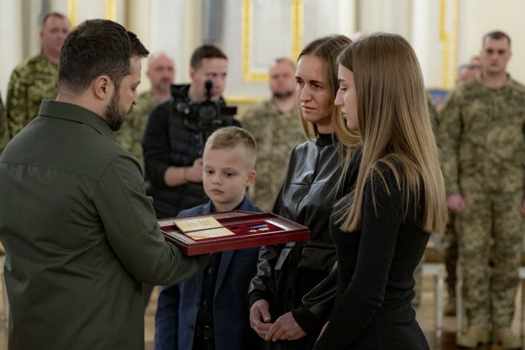 У День Сухопутних військ Зеленський нагородив полеглих і захисників Київщини