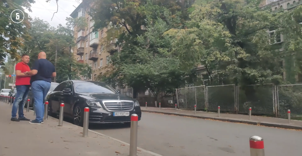 Трьох депутатів-мажоритарників від Київщини помітили на нових автівках