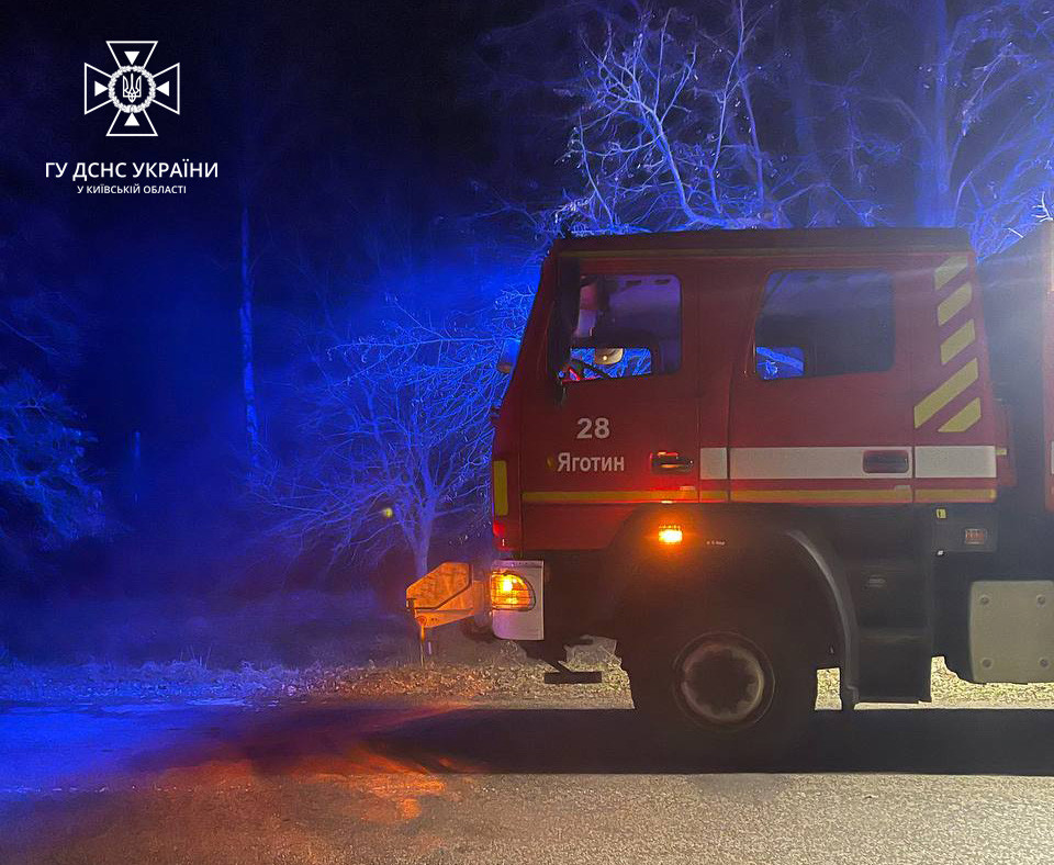 На Київщині під час ліквідації пожежі рятувальники виявили тіло загиблого чоловіка