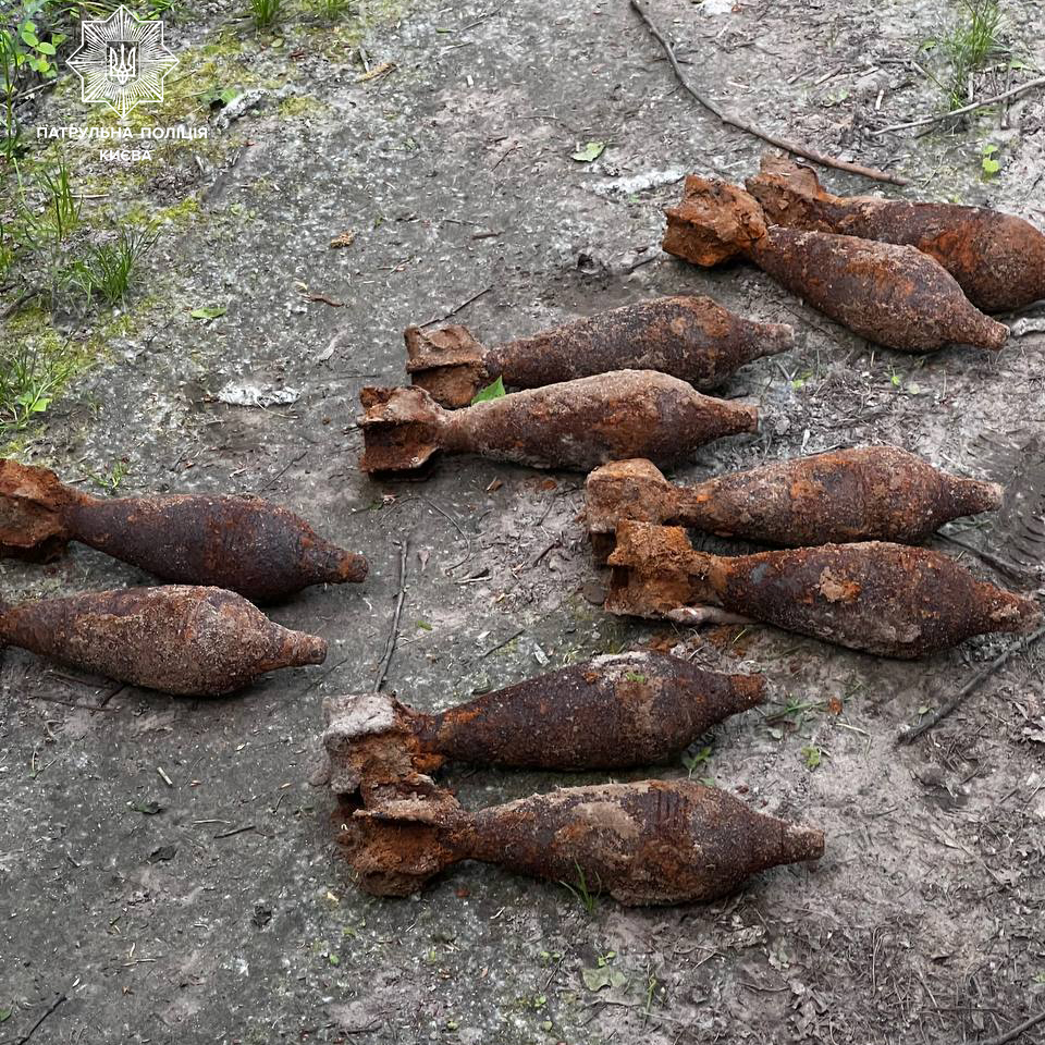 У Голосіївському районі киянин знайшов ящик зі снарядами часів Другої світової війни