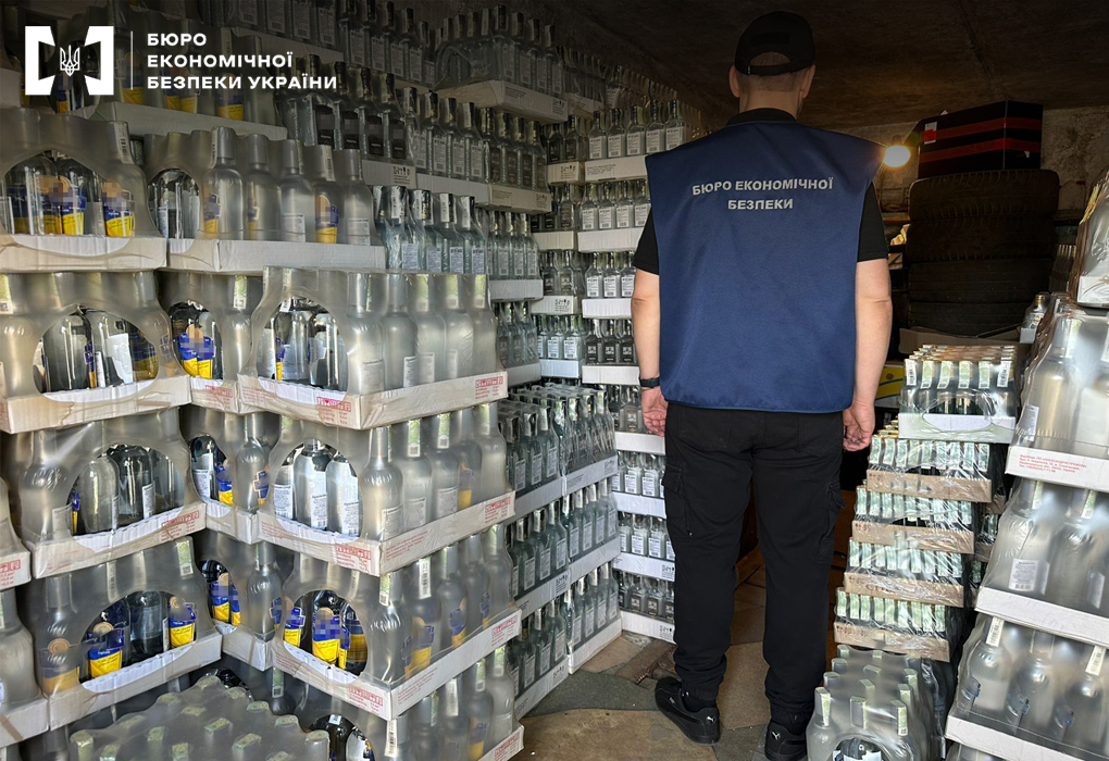 У Києві в підпільних виробників алкоголю вилучили контрафакту на 2 млн гривень