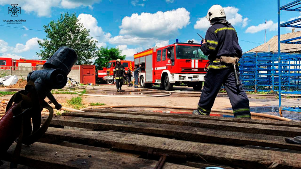 В Іванкові на Бориспільщині згоріла грибна ферма (фото)