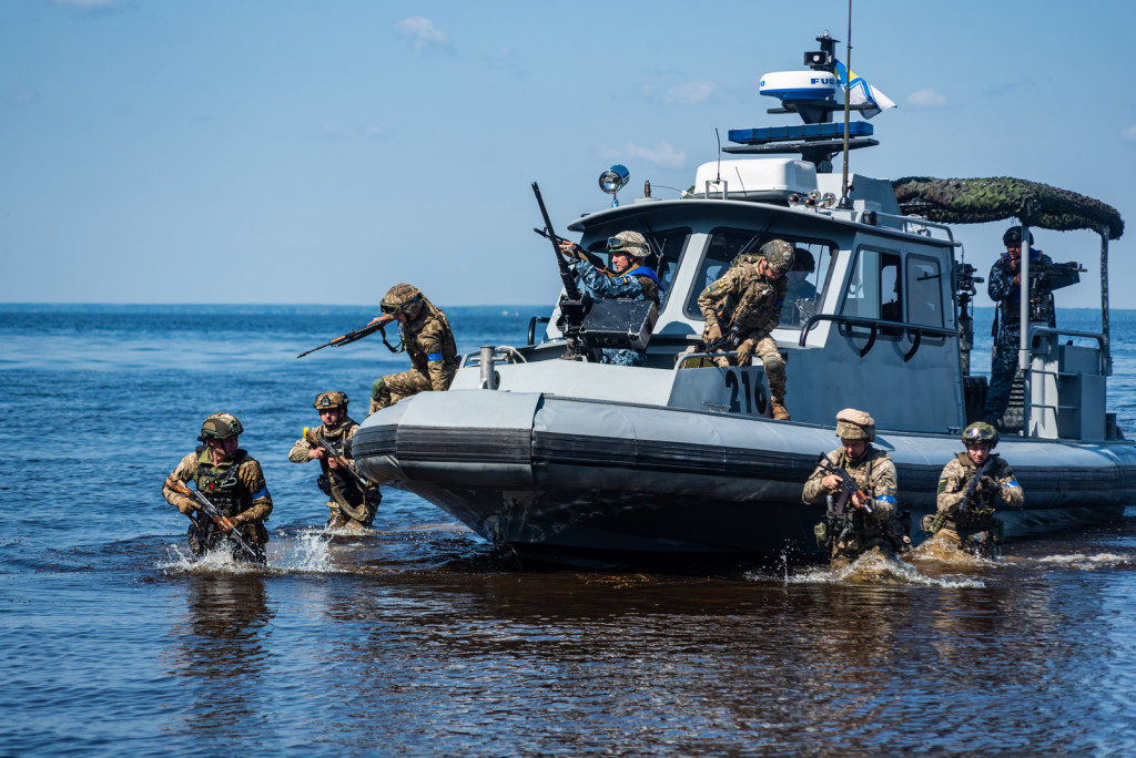 На Київському морі підрозділи ВМСУ вправлялися у знищенні ворожих диверсійних груп (фото)