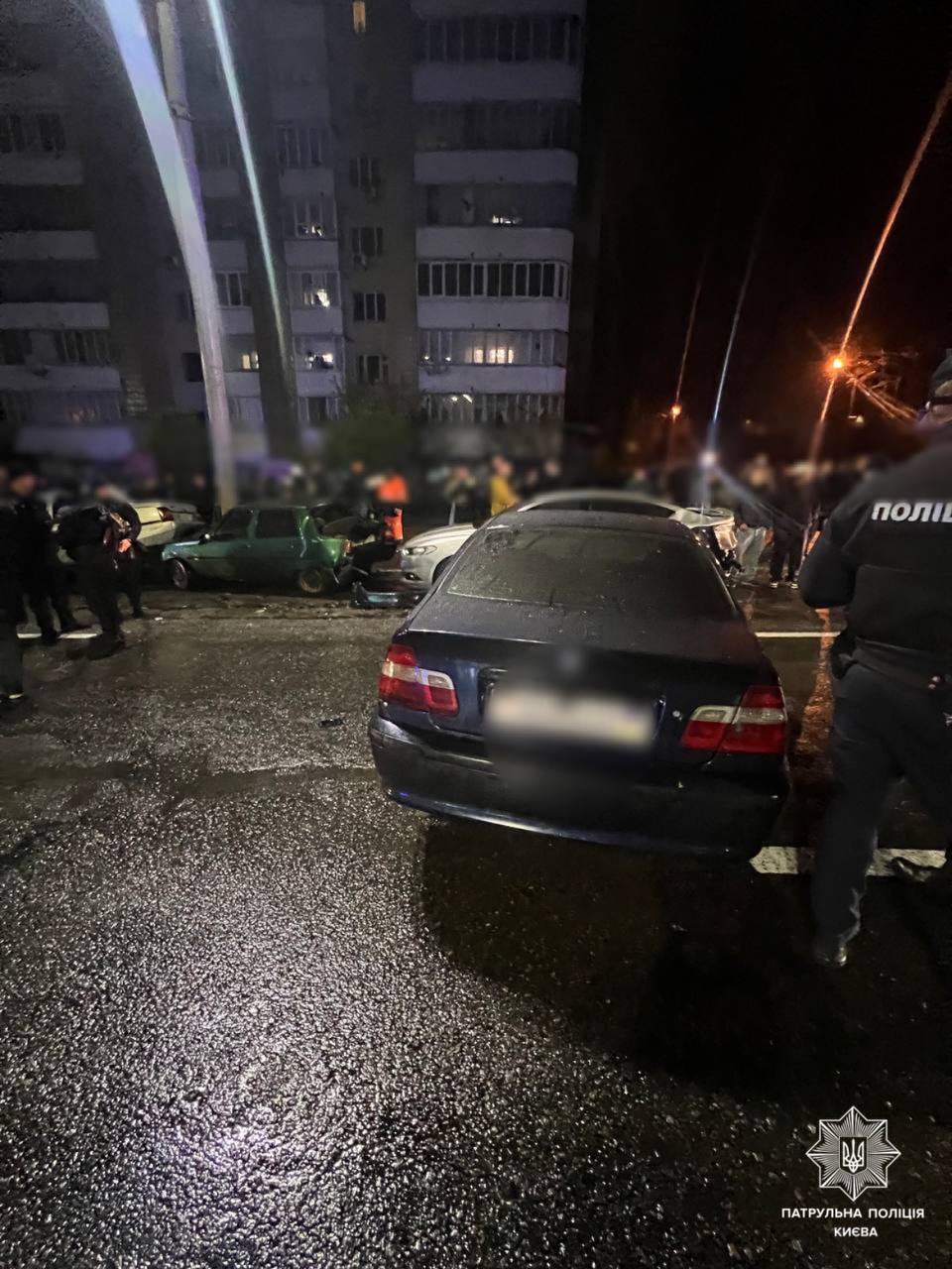 У Києві затримали водія, який напідпитку протаранив п’ять автомобілів та влаштував бійку (фото)