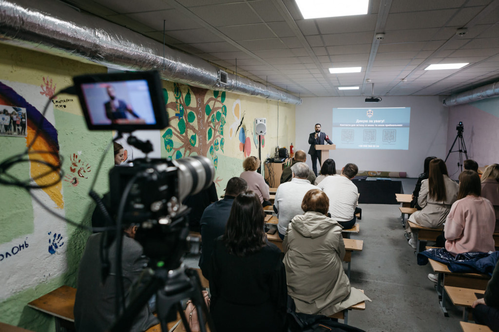 Голова Оболонської РДА Кирило Фесик публічно відзвітував про роботу та відповів на запитання громади й ЗМІ