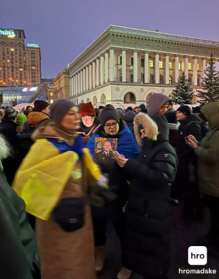 На Майдані Незалежності десятки людей вимагають повернути Залужного (фото, відео)