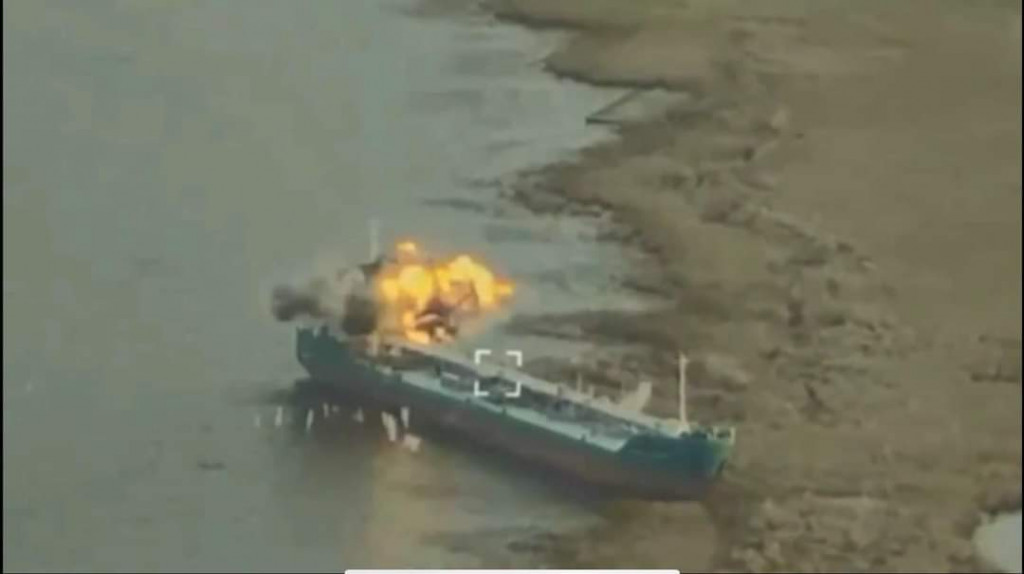 Повітряні Сили знищили танкер “Механік Погодін”, який був для росіян як пункт управління