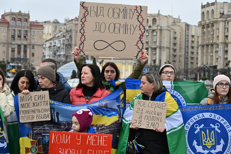 “Два серця в полоні”: у Києві провели акцію на підтримку полонених військових та цивільних