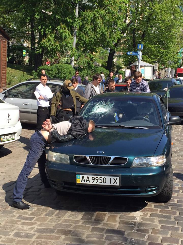 В Киеве при получении взятки сотрудники СБУ задержали двух следователей МВД (ФОТО)