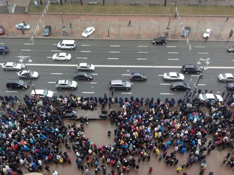 Под КГГА, якобы проплаченный митинг, набирает обороты (фото)