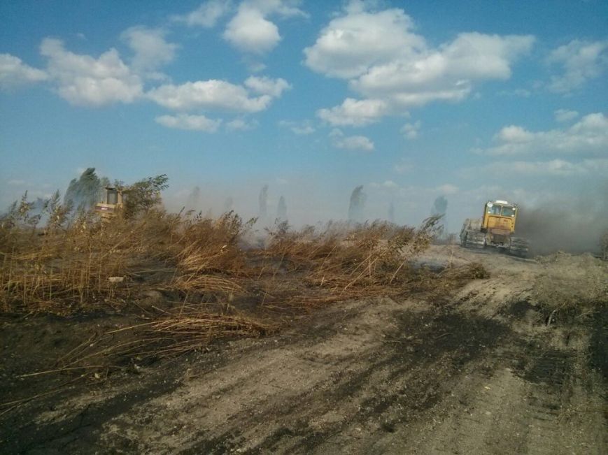В Киевской области четвёртый день горит свалка отходов (+фото)