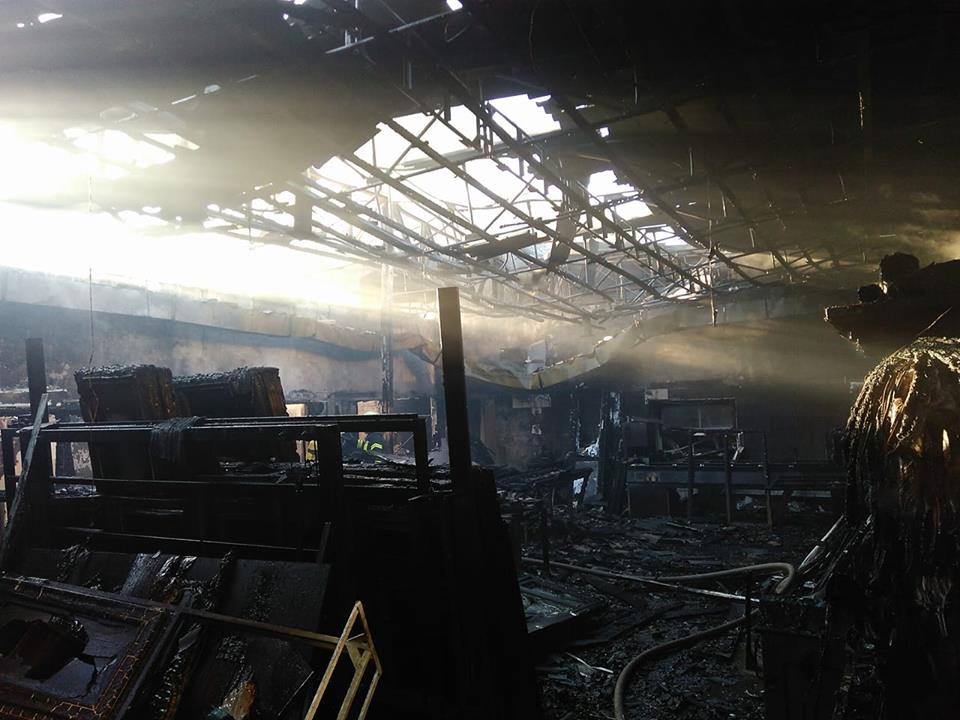 В Оболонском районе столицы сгорел склад металлопластиковых окон (фото)