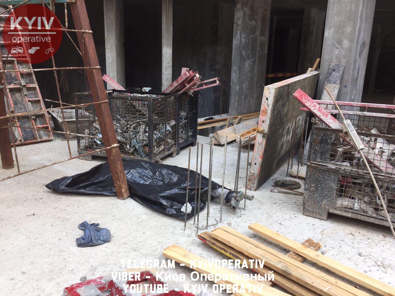 В Киеве насмерть разбился строитель, упав с многоэтажки (фото)
