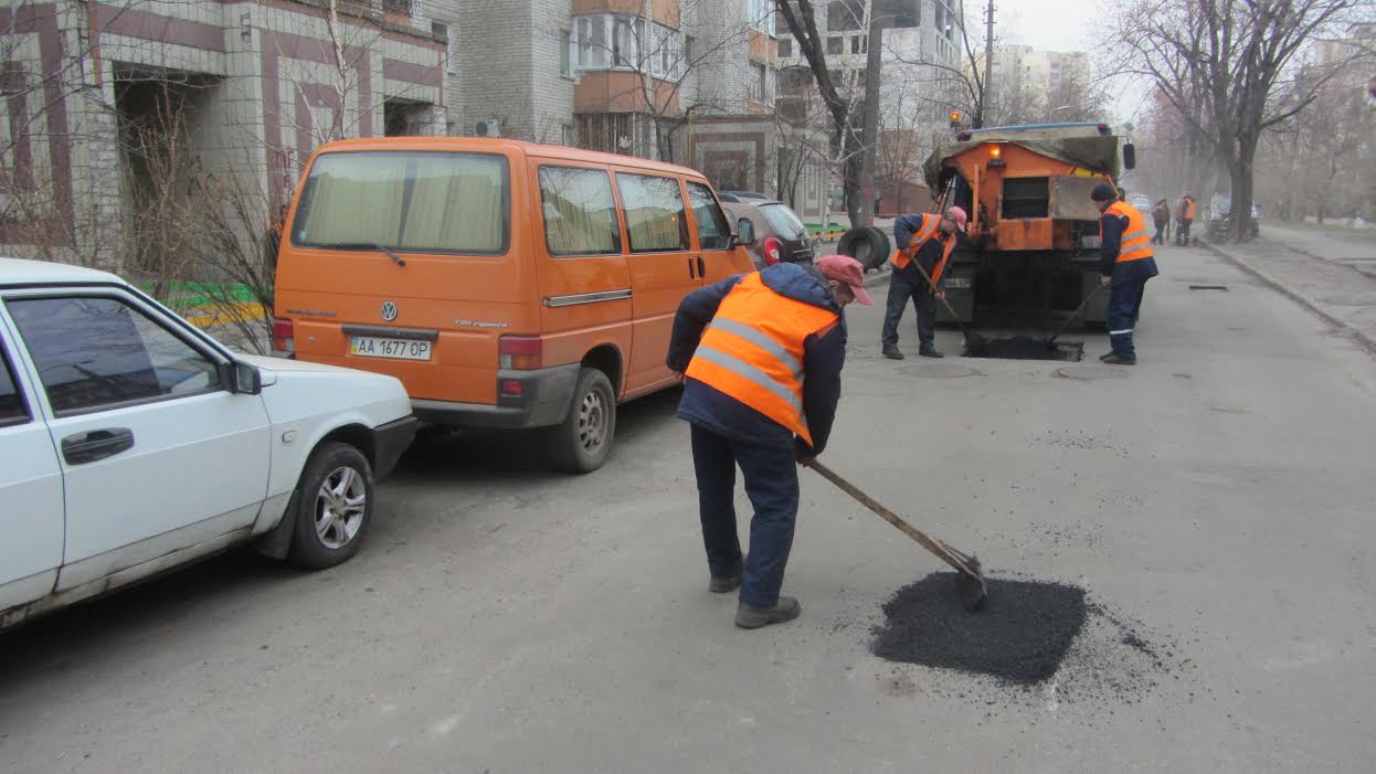 За минувшие сутки КК “Киевавтодор” возобновила 1530 кв м дорог