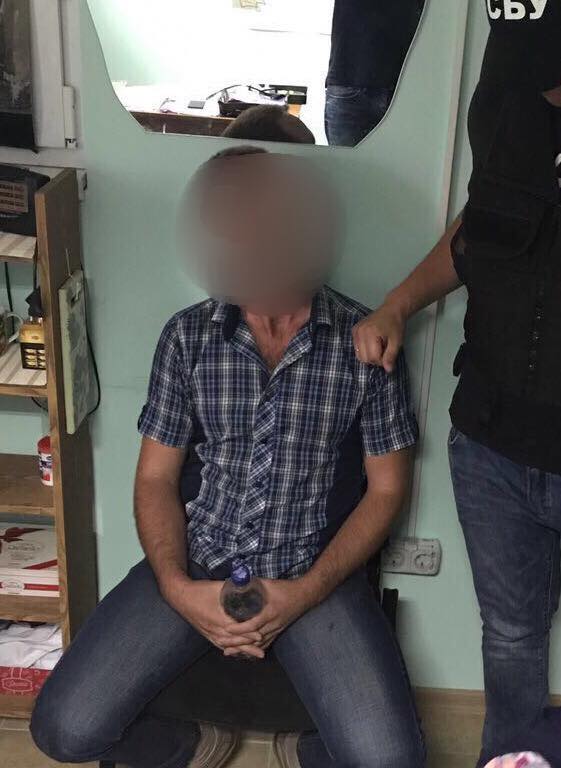 Депутат поселкового совета на Киевщине задержан на взятке в 30 тыс. гривен (фото)