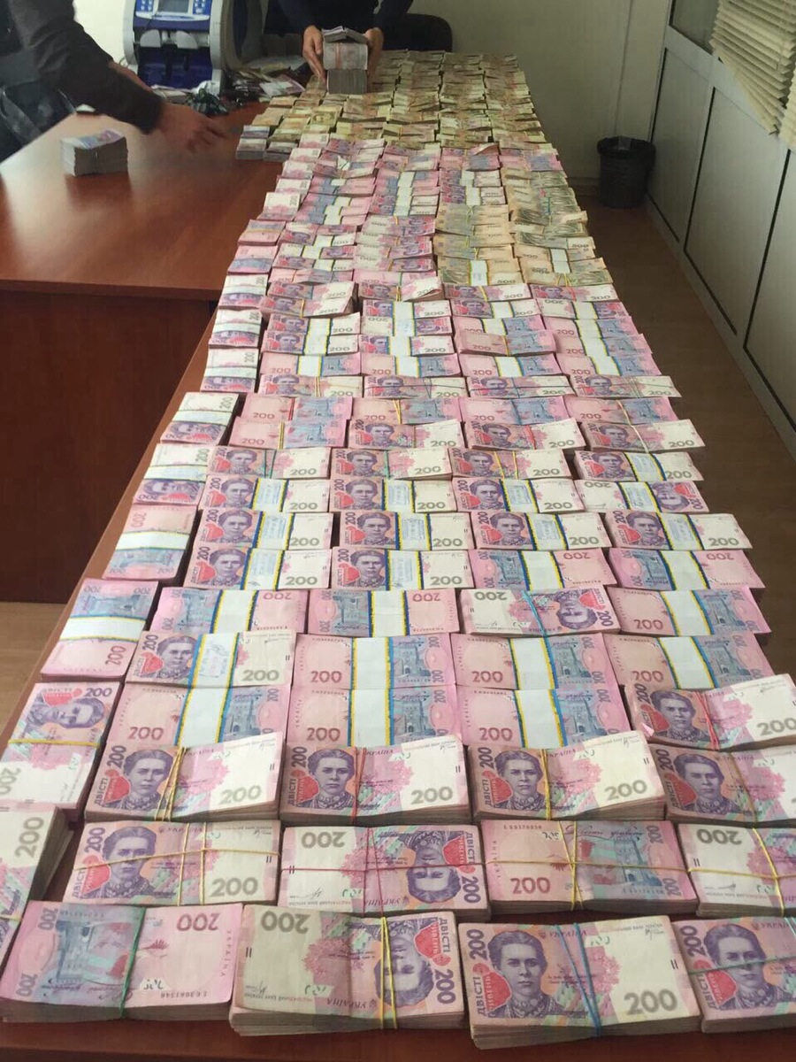 Прокуратура Киева изъяла более 6 млн грн в ходе обысков по делу о незаконных обменниках