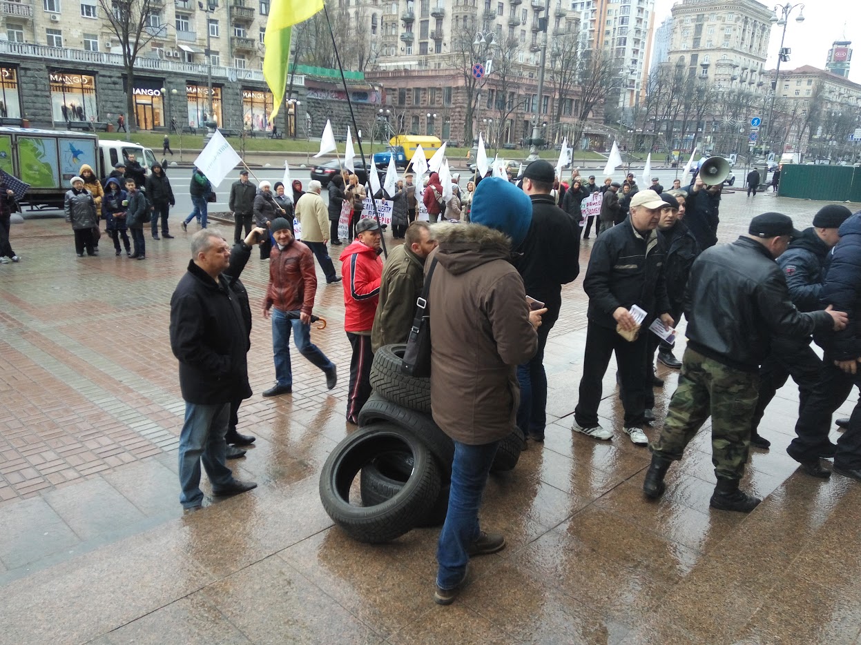 Митинги под мэрией: “Элита-Центр”, яхт-клуб и стройки Войцеховского